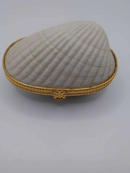 Estee Lauder Jewelry - Estee Lauder White and Gold Shell Trinket Box Vintage